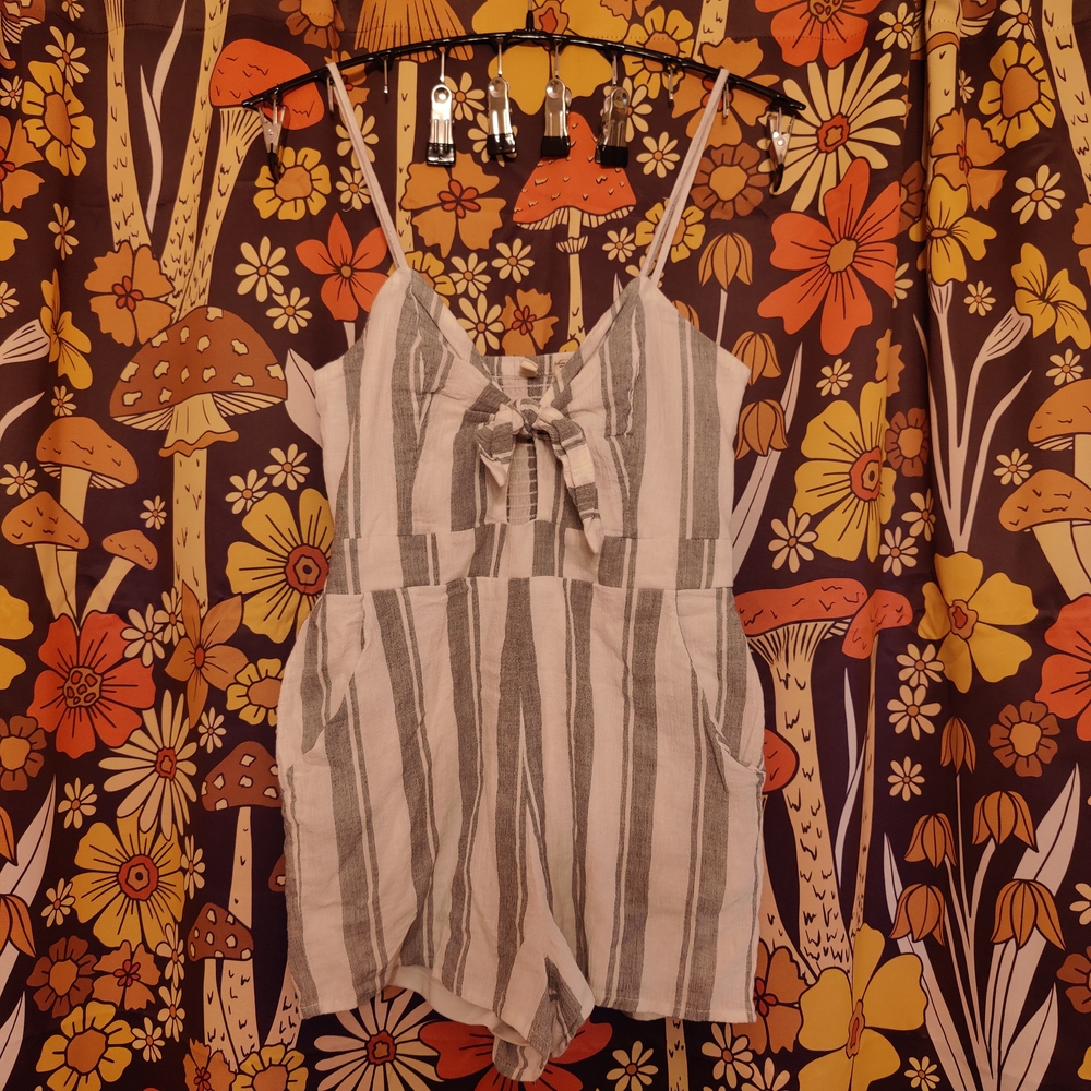 Sky and Sparrow Gray and White Striped Top